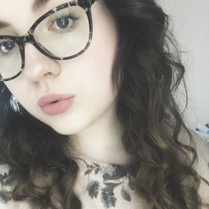 Meet your Posher, Rebekah